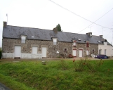 Maisons, alignement de trois logis, l'Arthurais (Créhen)