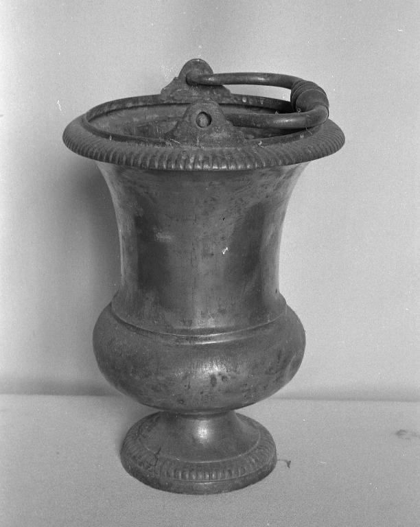 Seau à eau bénite, église paroissiale Saint-Rémy (Réminiac)