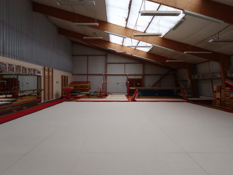 Complexe sportif "le Carpont", rue des Écoles (Louannec)