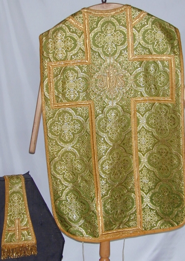 Ornement vert 2 : chasuble, étole