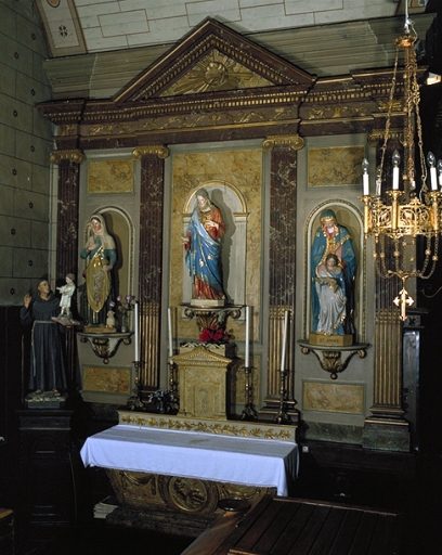 Ensemble de l'autel de sainte Geneviève : autel, gradin d'autel, tabernacle, retable, degré d'autel