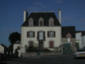 Maison de notable, 34 place de l'église (Guipry fusionnée en Guipry-Messac en 2016)